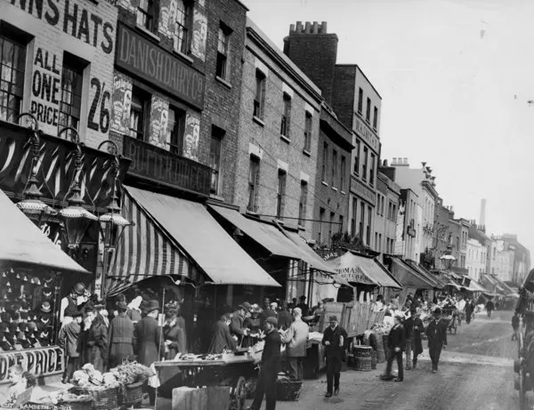 New Cut Market c1893, Stalls along New Cut street market. X.png