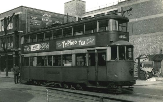 Marshalsea Road c1940, roughly the same location.  X.png