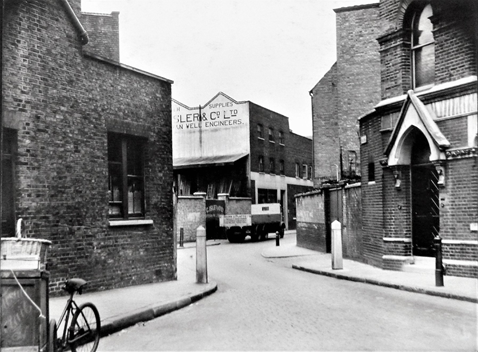 Bear Lane, Southwark Street. c1930.   X.png