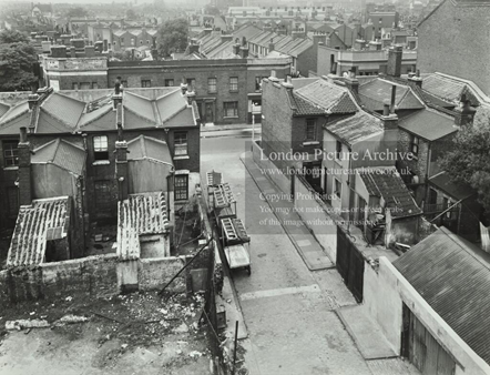 Alvey Street, c1955. This Innis Place which is no longer there. This is looking towards Alvey Street, now called Sedan Way, Namur Terrace right. This view is from an upper floor of Innis House. Pic 1.png