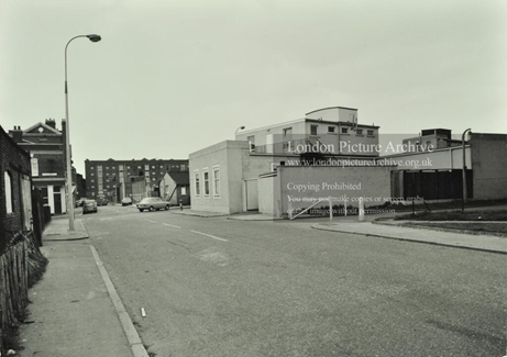 Swan Road, Rotherhithe, looking towards Brunel Road, c1976. Adam & Eve pub left, now The Brunel, Pic 1.   X.png