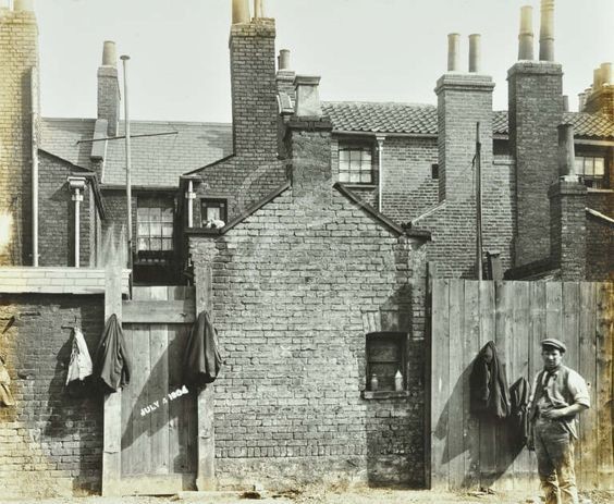 Albion Street, Rotherhithe, 1904.jpg