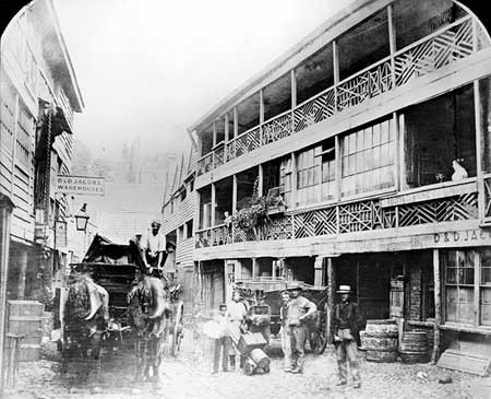 Borough High Street,1885..jpg