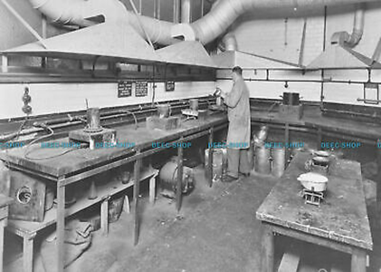 Borough Road, 1936.Varnish Laboratory, Borough Polytechnic.  X..png