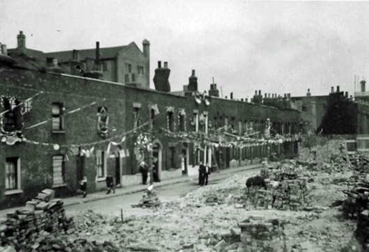 Elim Street, looking towards Wilds Rents, the Ancient Briton pub is at the far end right.    X..png