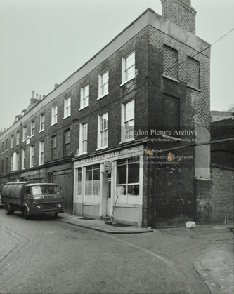 Park Street, Southwark. Borough Café.  X..png