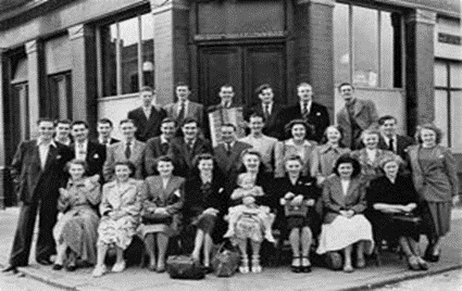 Thurlow Street left, Faraday Street right. The Hour Glass Pub Mixed Beano, c.1958.    X..png