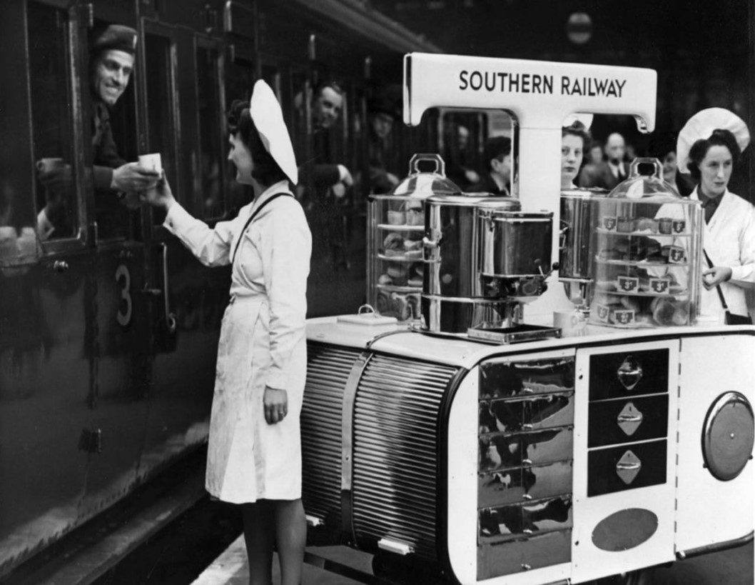 Waterloo Road,Waterloo Station,.c1946, tea and coffee.  X..jpg