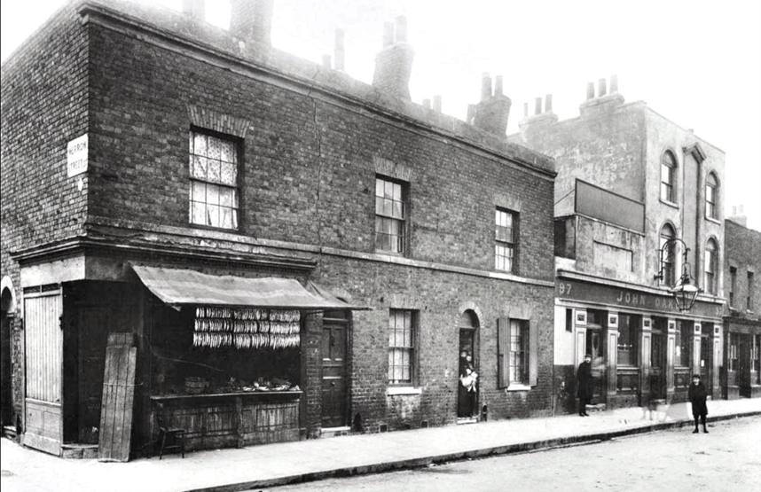 Portland Street, Merrow Street left, c1903. The Royal Champion Pub right.  X..png