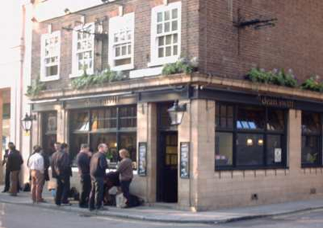 Gainsford Street left, Lafone Street right. Bricklayers Arms Pub, now called Dean Swift.  X.png
