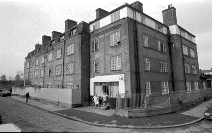 Redriff Road, Redriff Estate, Charlie's café closed in 1990. X..png