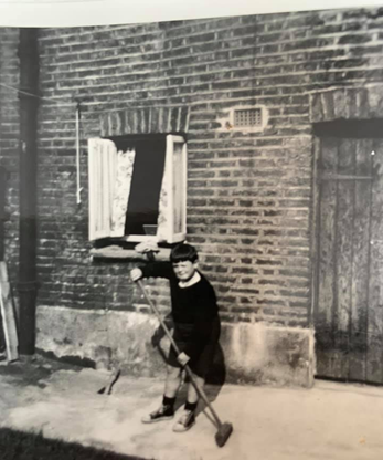 Dartnell Road, Albany Road. Georgie Cook in her garden.  X..png