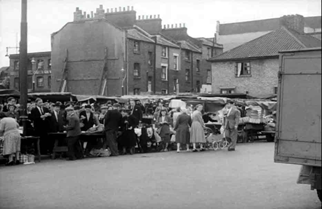 Skid Kids (Children’s Film Foundation) 1953. Bermondsey Street, with 5 to 8 Bermondsey Square to the left, the Troc-ette Cinema towering above number 219 Bermondsey Street on the right.  X..png