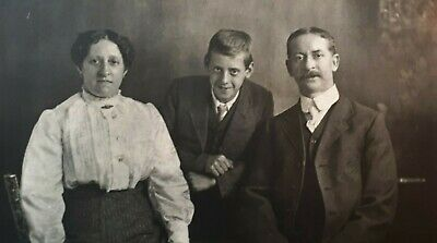 Balaclava Road, Bermondsey, the Dowsett Family, c1914. X..png