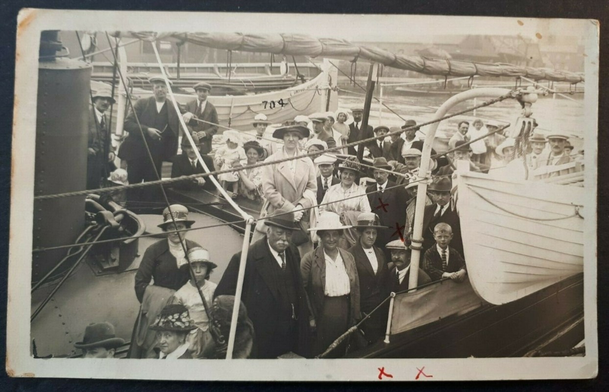 Balaclava Road, 1922. The Dowsett family in Great Yarmouth on the Norfolk Paddle Tug United Services. X..jpg