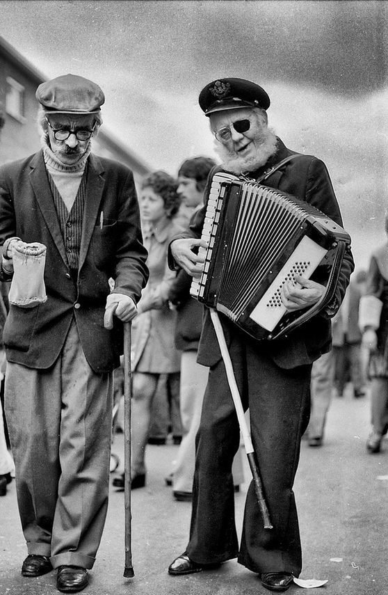 Buskers - East Street Market, London – 1976.  1 X.jpg