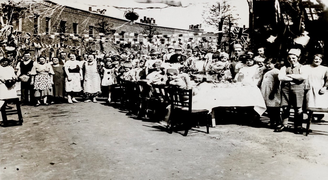 Martin Crescent 1935, Silver Jubilee Street party, off Jamaica Road. Now Scott Lidgett Crescent. X..jpg