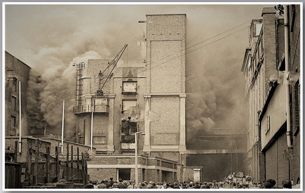 Battle Bridge Lane, Tooley Street SE1.  Wilson’s Wharf Fire, 1971.  X..png