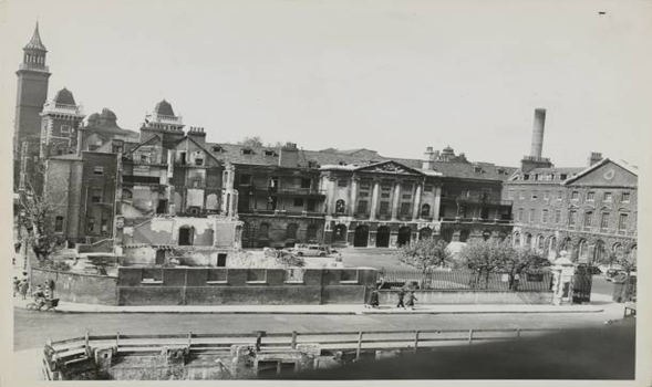 St Thomas Street, Guys Hospital, The Blitz.  X..png