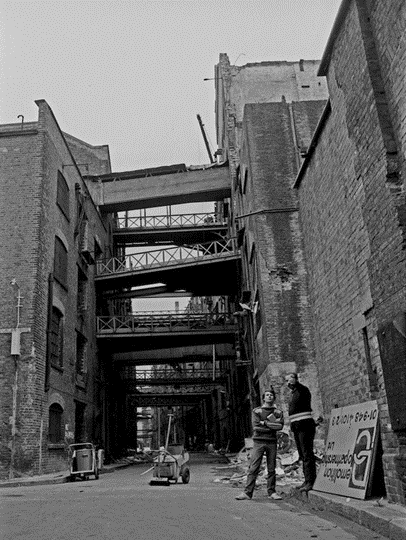 Shad Thames Bermondsey, junction with Curlew Street,left. looking west towards Tower Bridge. X.png
