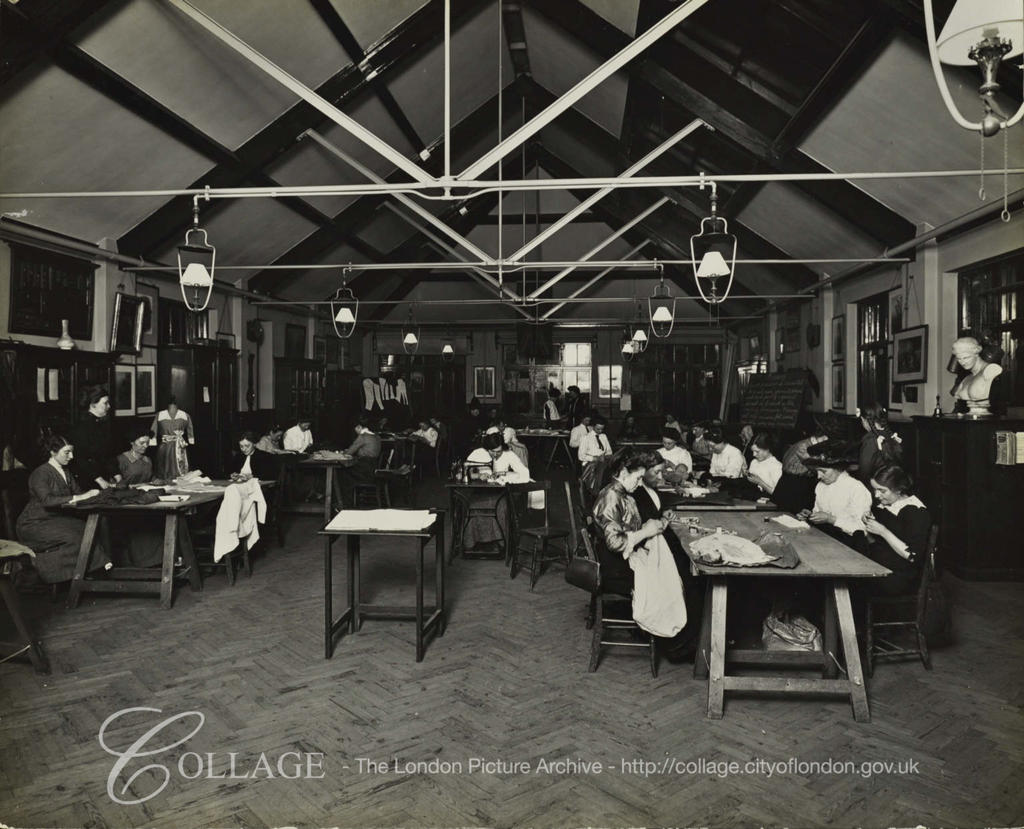 Surrey Square Evening Institute, dressmaking class 1914.   X.png