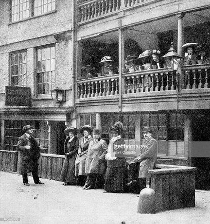 Borough High Street 1910. A Party of Americans at The George Hotel, Borough, Southwark 1910.  X..png