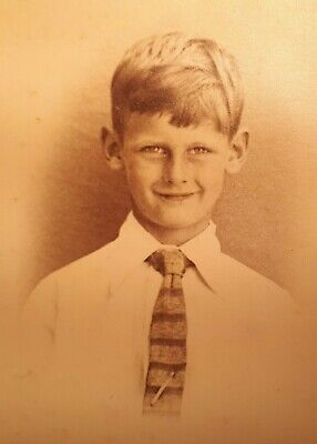 Balaclava Road, Derek Dowsett. Aged 9. 1930s a Bermondsey Boy. X..png