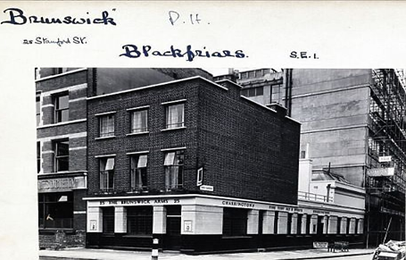 S Stamford Street, The Brunswick Arms Pub. Paris Gardens right formally Brunswick Street. 1 X.png