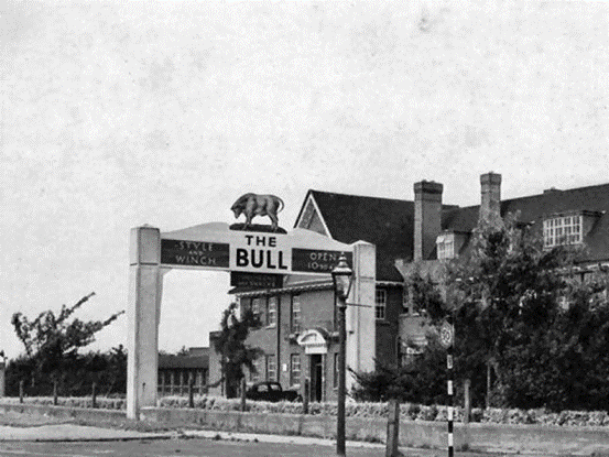 Swanley, The Farningham Bull Pub, Lorries stopped here on the way to hopping.  X..png