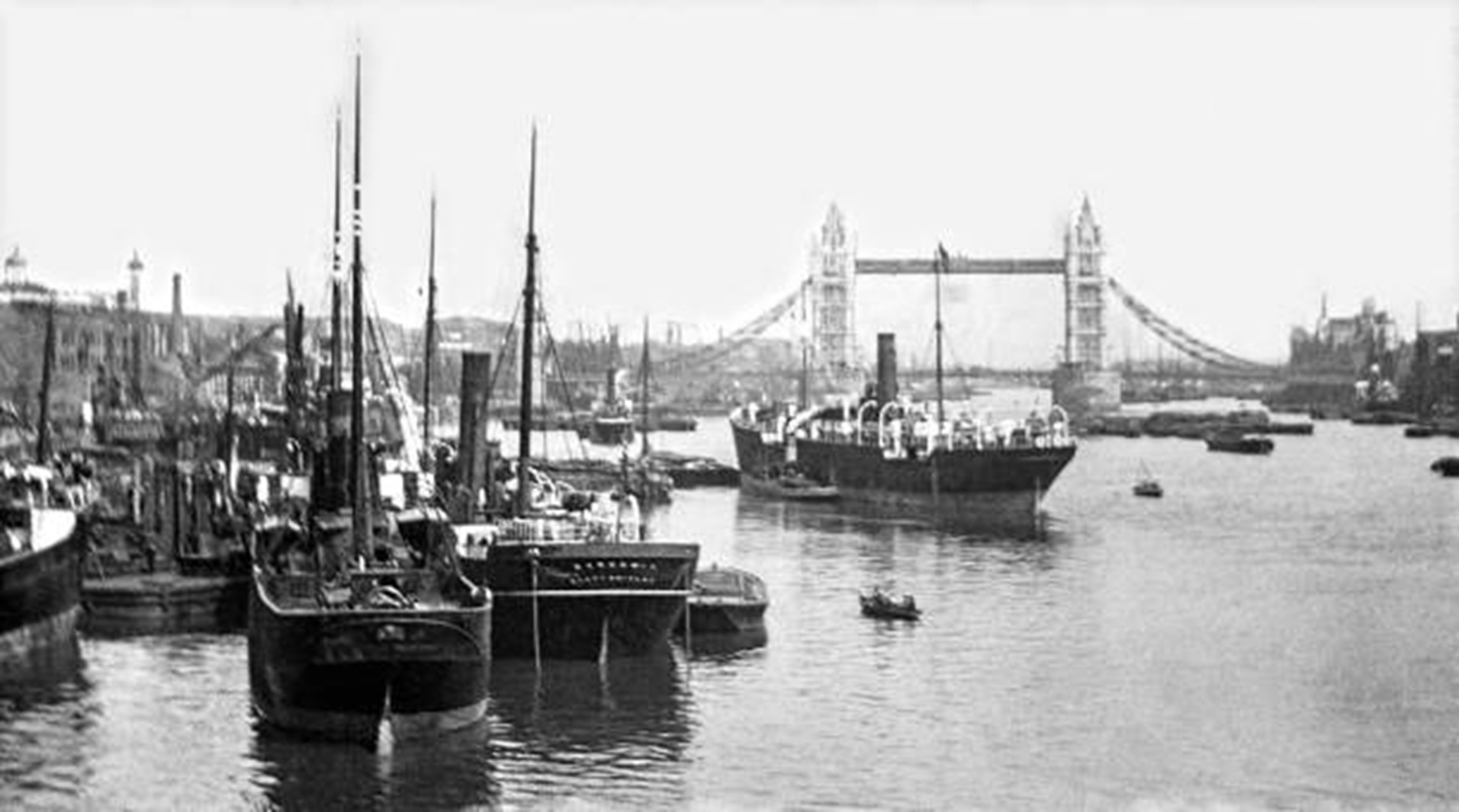 Pool of London, c1900.  X..jpg