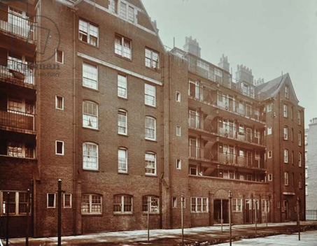 Webber Row Estate, Mawdley Buildings 1909. Webber Row runs between Waterloo Road and Webber Street. X..png