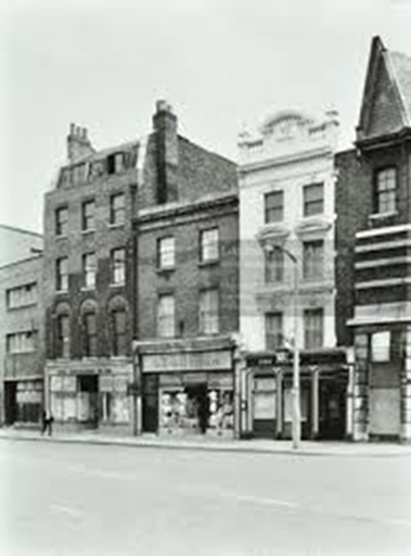 Borough High Street, The Crown Pub, no Alley left of the pub in this picture.   X.png
