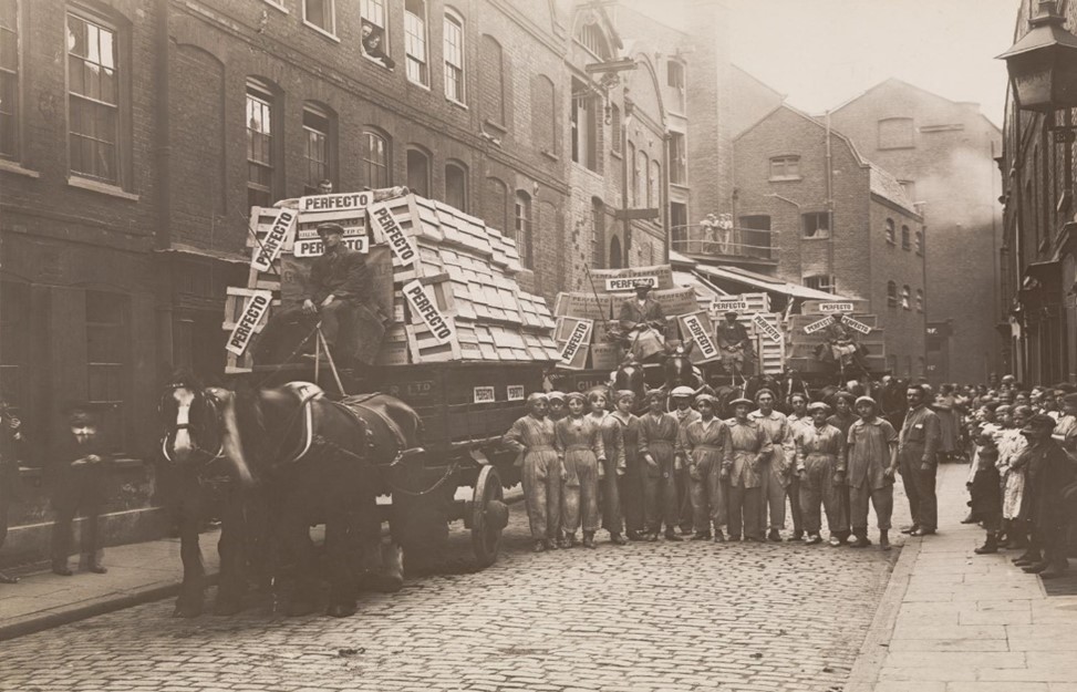 Rotherhithe Street, Gillman and Spencer, Gordon's Wharf. A consignment from Gillman and Spencer Ltd, of their Perfecto flaked rice in packet’s.  X..jpg