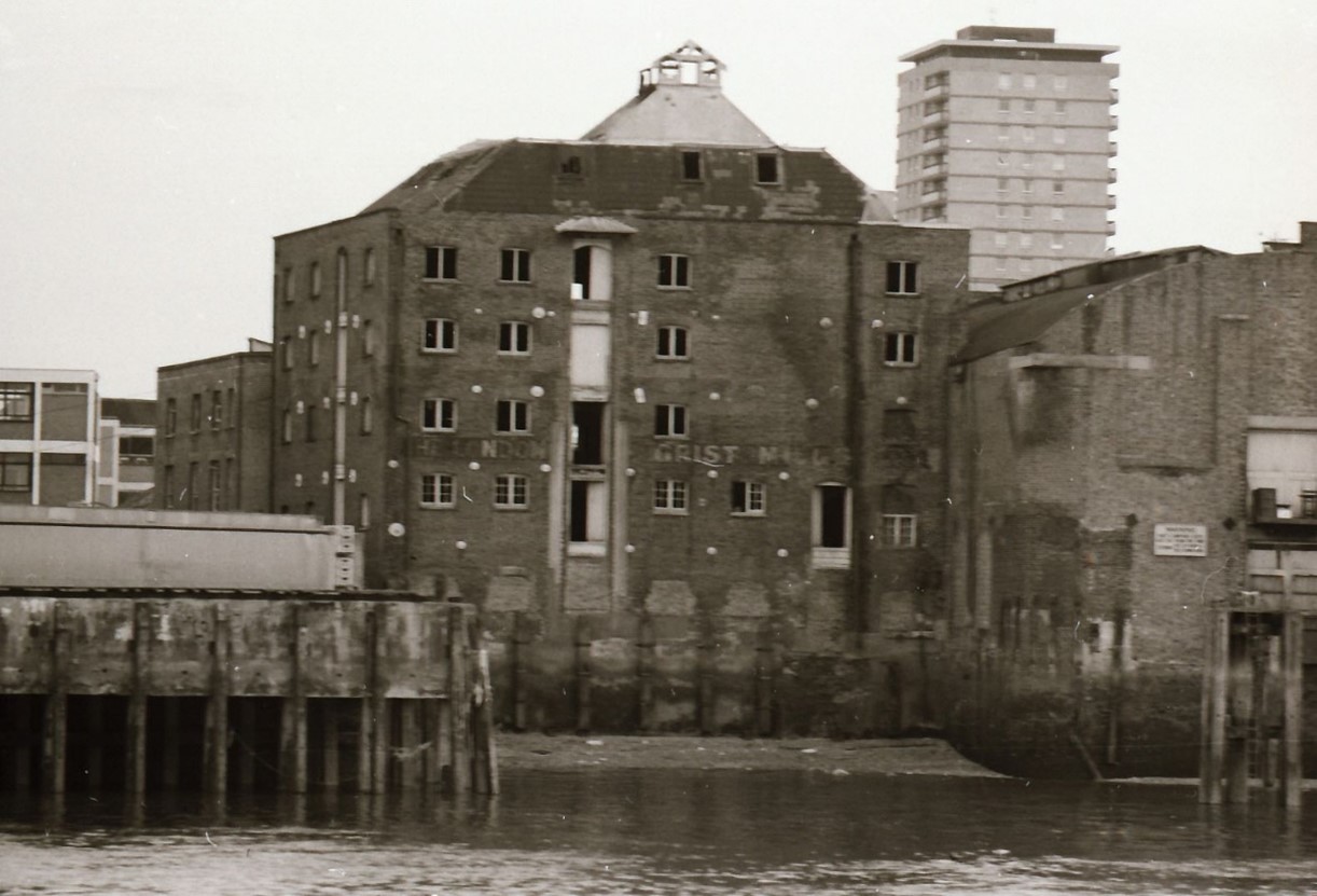 Bermondsey Wall, London Grist Mills (1891), later Chambers Wharf Cold Stores Ltd. (1955).  X..jpg