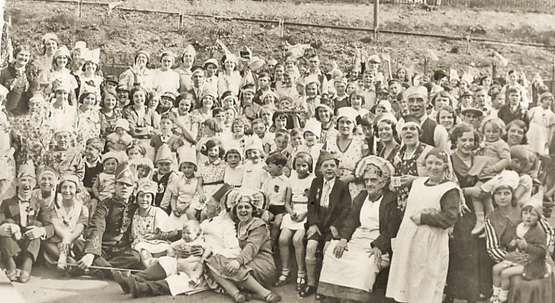 Hornshay Street, Kings Coronation Party 1936.    X..png