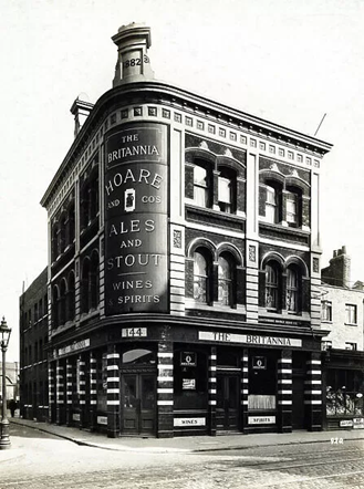 Southwark Bridge Road. The Britannia Pub.  X..png