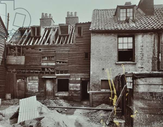 4 Gibson’s Yard, New Square, Shad Thames, c1906.  X..png