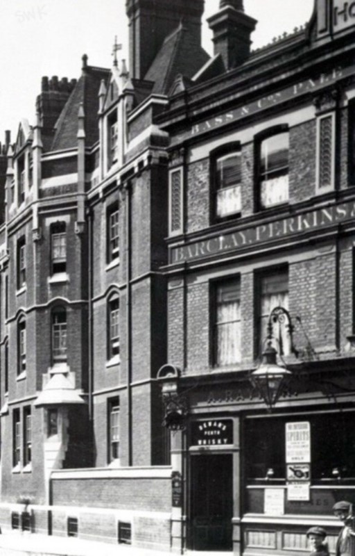 Great Guildford Street, The Fox & Hounds.  X..jpg