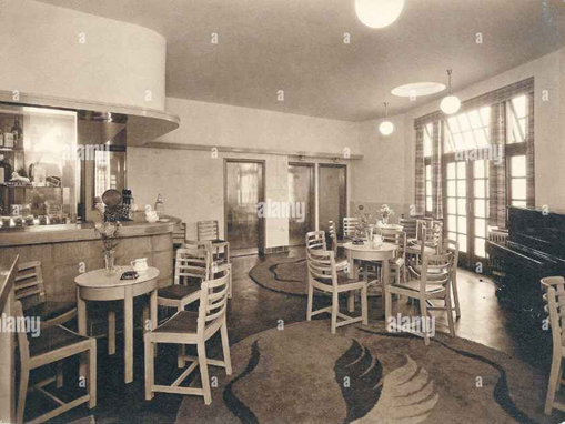 MARLBOROUGH GROVE, INTERIOR MARLBOROUGH ARMS PUB. X..png