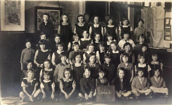 Pages Walk School, no date, possibly 1920s. 1  X..png