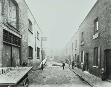 Fort Road, Bermondsey, c1914.   X..png