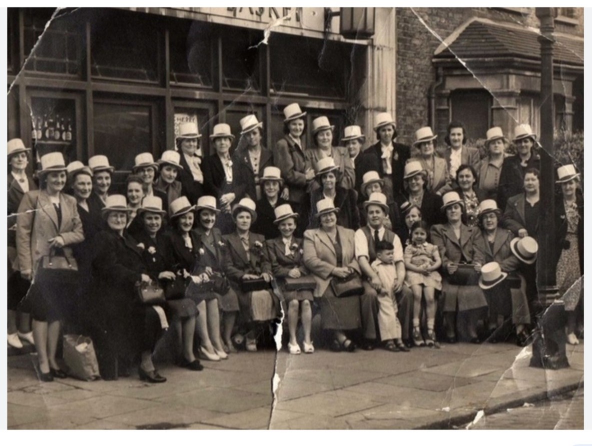 Ormside Street, Old Kent Road, The Baker and Basket  Pub.   X..jpg