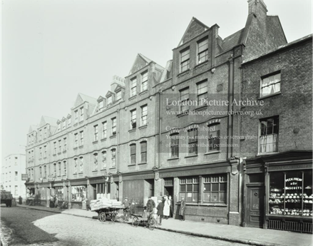 Tabard Street, c1914, Carlile House, a residential building, now occupies this site.  1  X..png