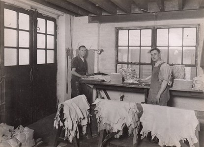 Bermondsey Street, E. Kipps & Co., leather dressers factory.  X..jpg