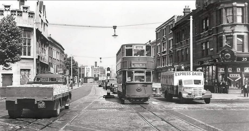 Old Kent Road, Bricklayers Arms.  1. X..png