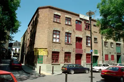 Tunnel Road right, St Marychurch Street left, Grice’s Granary Film Studios, 2001. X..png