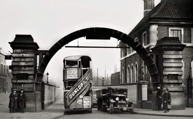 Rotherhithe Tunnel, c1920.  X..png