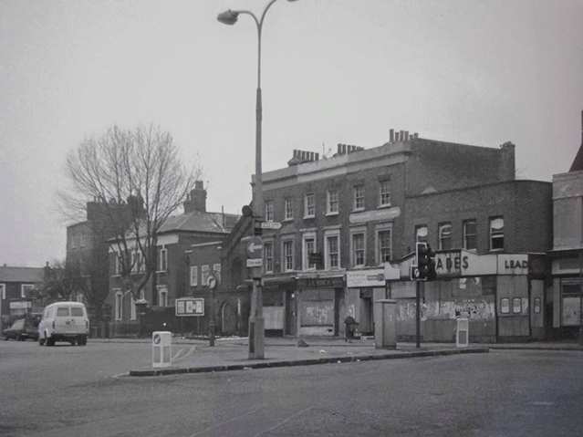 Lower Road, Leades Shop, next door to the Bermondsey Electricity Showrooms.   X..png