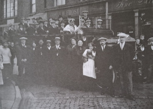 Old Kent Road, The Half Moon Pub, c1920.  X..png