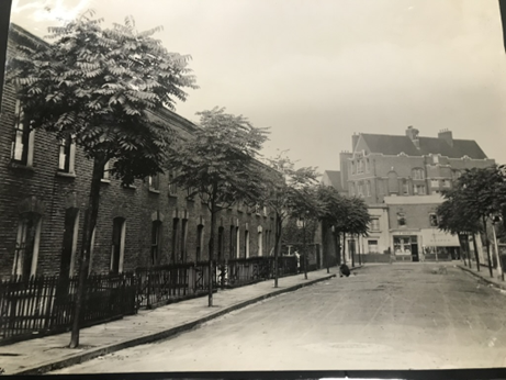 Tissington Street, Rotherhithe New Road, looking towards Rotherhithe Primary School.    X..png